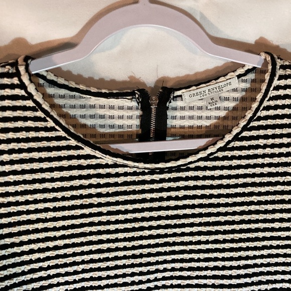 GREEN ENVELOPE black white stripe flare sleeve top M - Picture 2 of 10